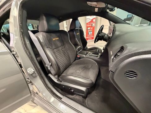 Used 2018 Dodge Charger R/T image 5