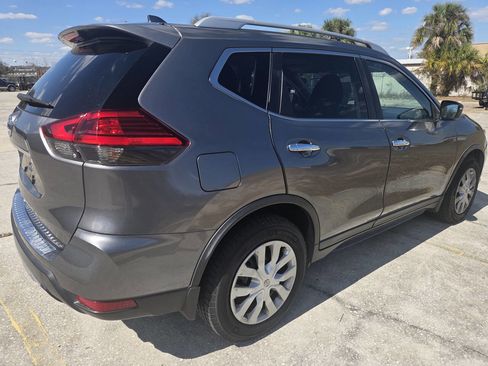 Used 2017 Nissan Rogue S w/ S Appearance Package image 4