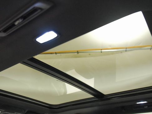 Used 2021 Chevrolet Tahoe High Country image 34