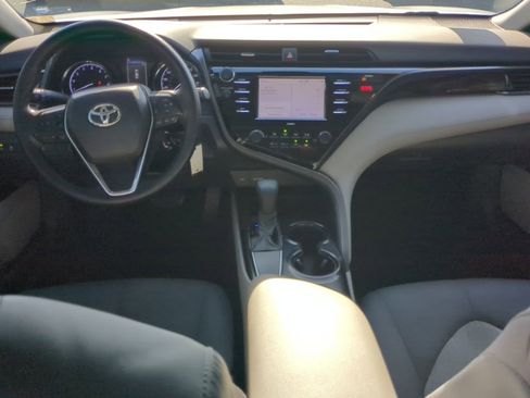 Used 2020 Toyota Camry LE image 21