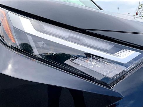 Used 2025 Toyota RAV4 XLE image 26