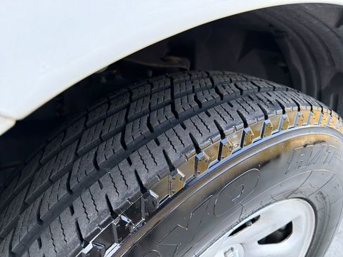 Used 2022 Nissan Titan S image 11