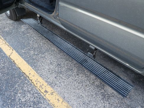 Certified 2025 Toyota Tacoma Limited AWD/4WD image 17