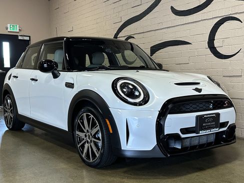 Used 2024 MINI Cooper S FWD image 14