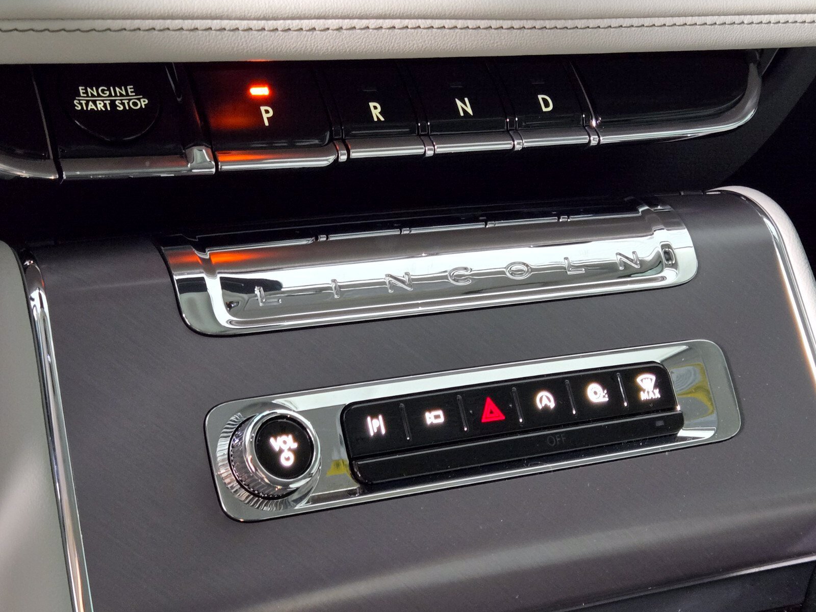 New 2026 Lincoln Aviator AWD w/ Jet Appearance Package image 30