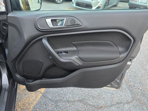 Used 2014 Ford Fiesta SE w/ Equipment Group 201A FWD image 18