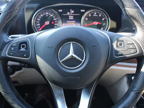 Used 2017 Mercedes-Benz E 300 4MATIC image 19