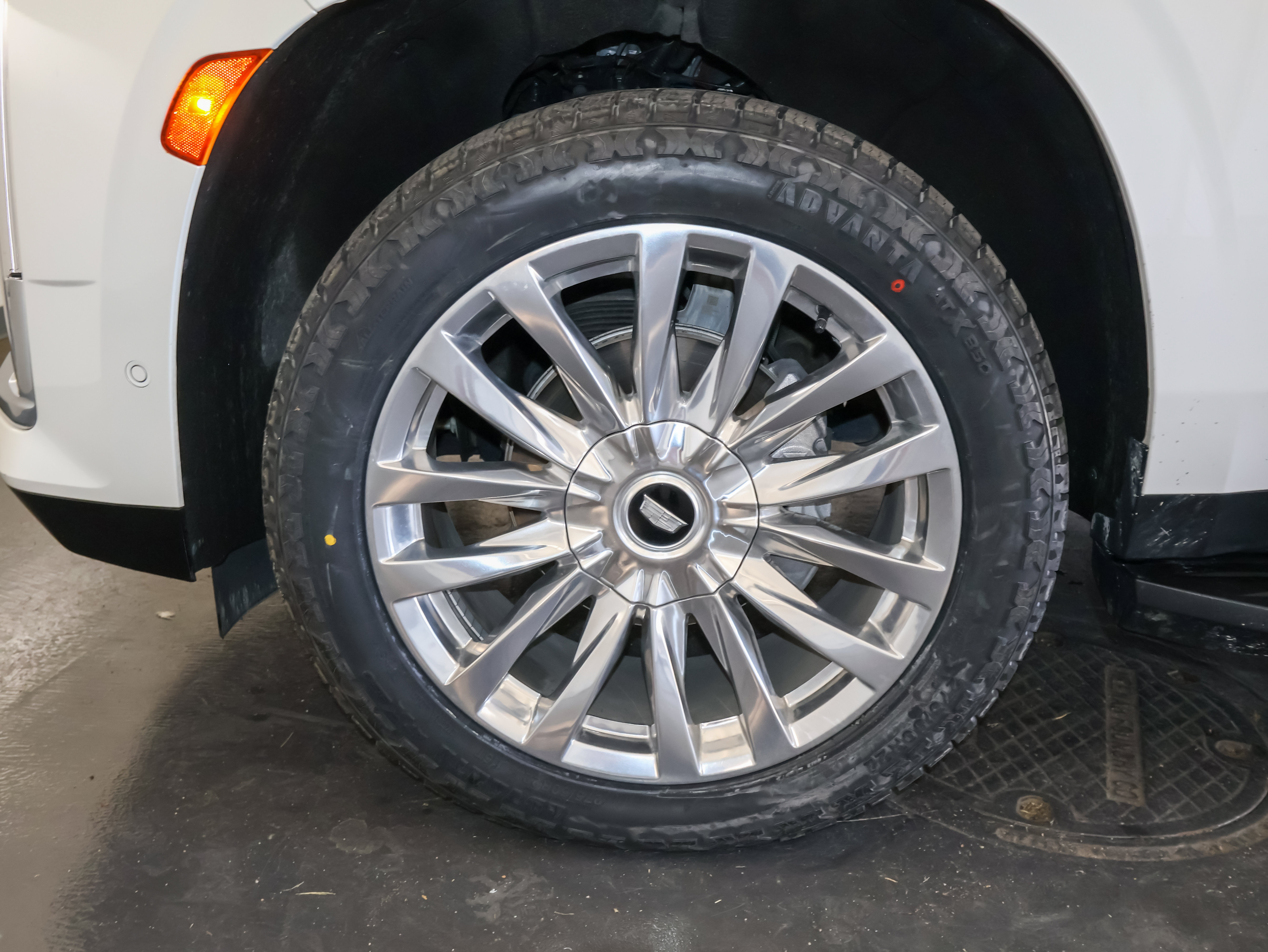 Used 2024 Cadillac Escalade Premium Luxury w/ Performance Package AWD/4WD image 55