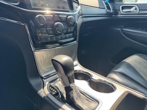 Used 2019 Jeep Grand Cherokee Limited image 19