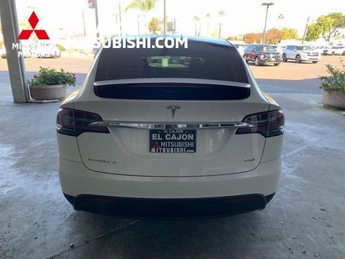 Used 2018 Tesla Model X 75D AWD/4WD image 4