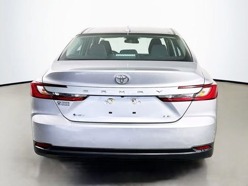 Used 2025 Toyota Camry LE image 5