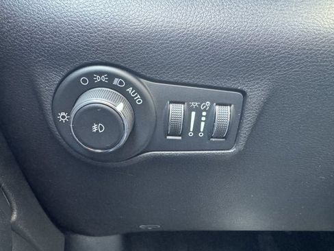 Used 2022 Jeep Compass Limited image 27