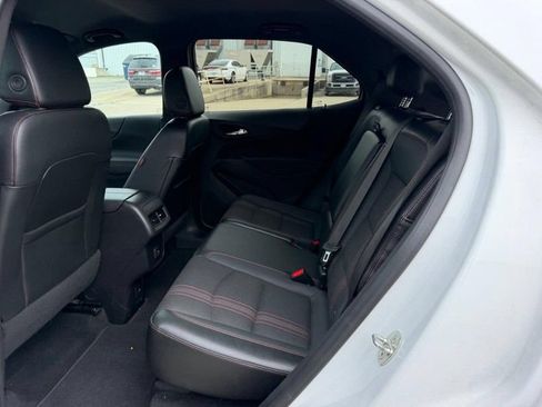 Used 2023 Chevrolet Equinox RS FWD image 8