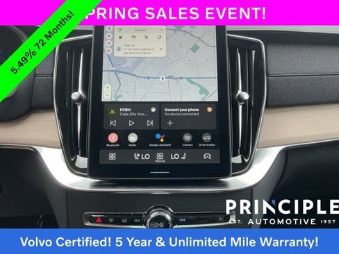 Certified 2025 Volvo XC90 B5 Plus AWD/4WD image 19