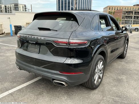 Used 2019 Porsche Cayenne AWD/4WD image 4