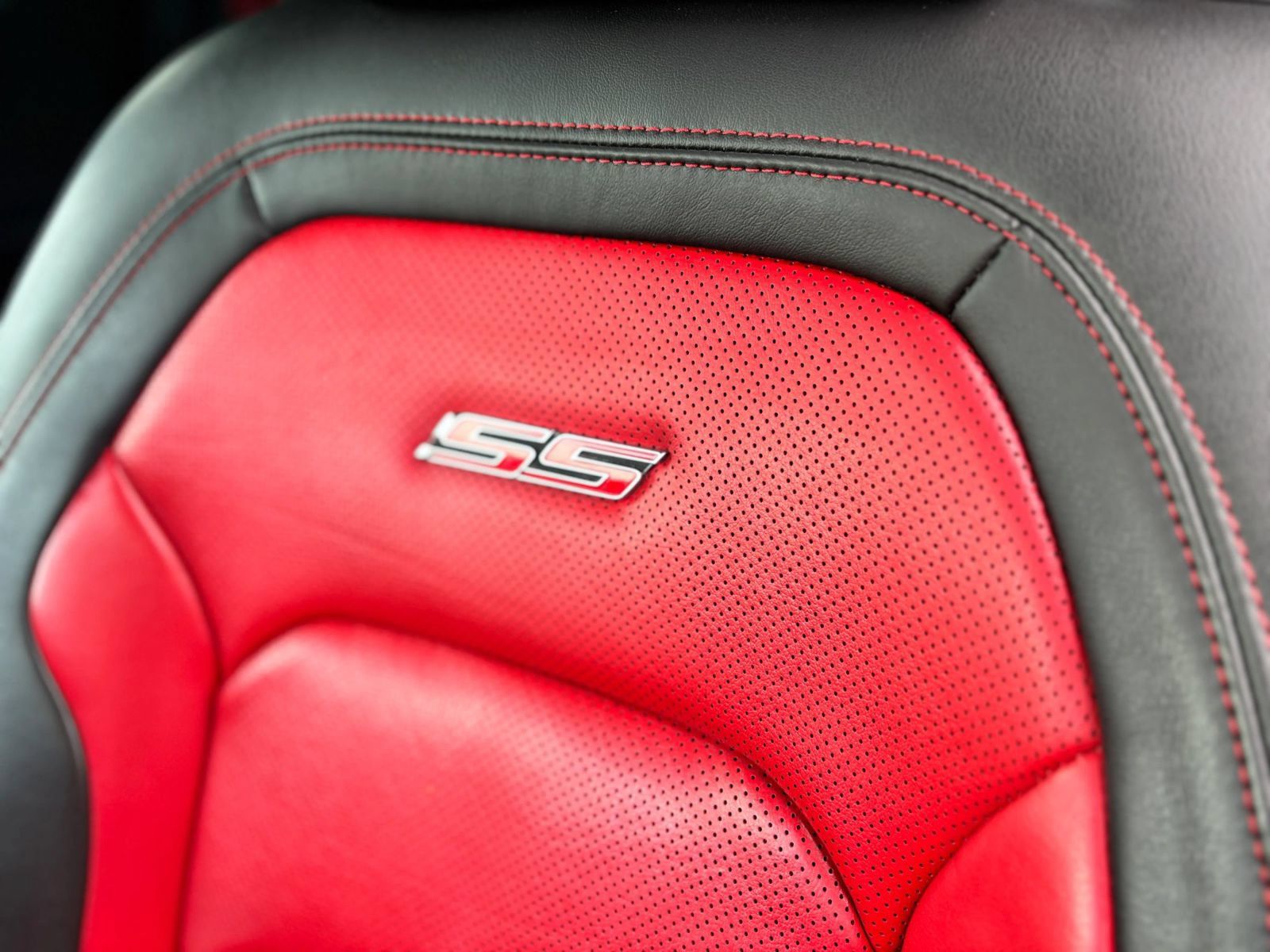 Used 2016 Chevrolet Camaro SS RWD image 16