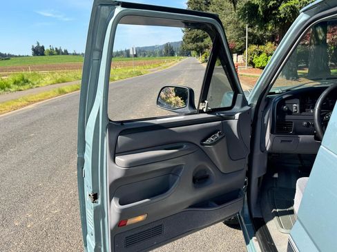 Used 1996 Ford Bronco XLT AWD/4WD image 34