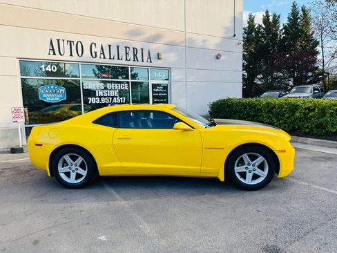 Used 2011 Chevrolet Camaro LT image 3