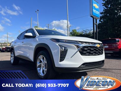 Used 2024 Chevrolet Trax LS w/ LS Convenience Package