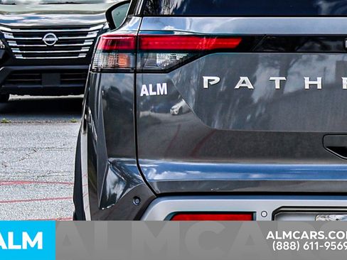 Used 2024 Nissan Pathfinder Platinum w/ Cargo Package image 12