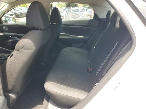 Used 2021 Hyundai Elantra SEL image 9