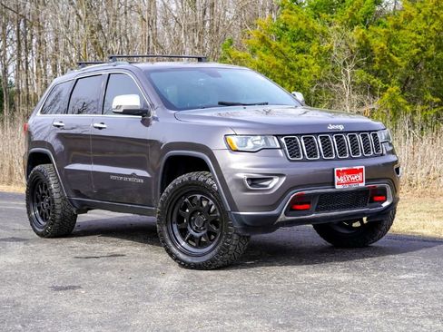 Used 2018 Jeep Grand Cherokee Limited image 2