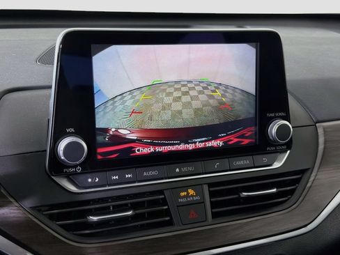 Used 2025 Nissan Altima 2.5 SV FWD image 18