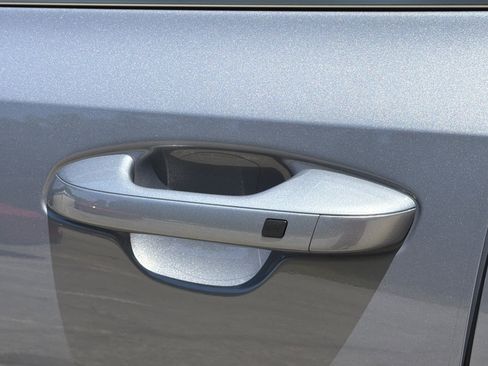 Used 2025 Kia Sorento S w/ Panoramic Sunroof Package FWD image 31