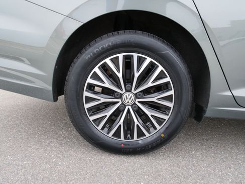 Used 2019 Volkswagen Jetta SEL image 11