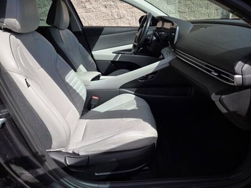 Used 2022 Hyundai Elantra Limited w/ Cargo Package image 19
