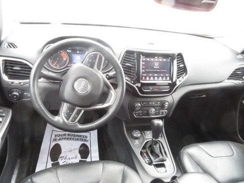 Used 2019 Jeep Cherokee Limited image 13