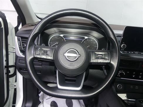 Used 2023 Nissan Rogue S image 29