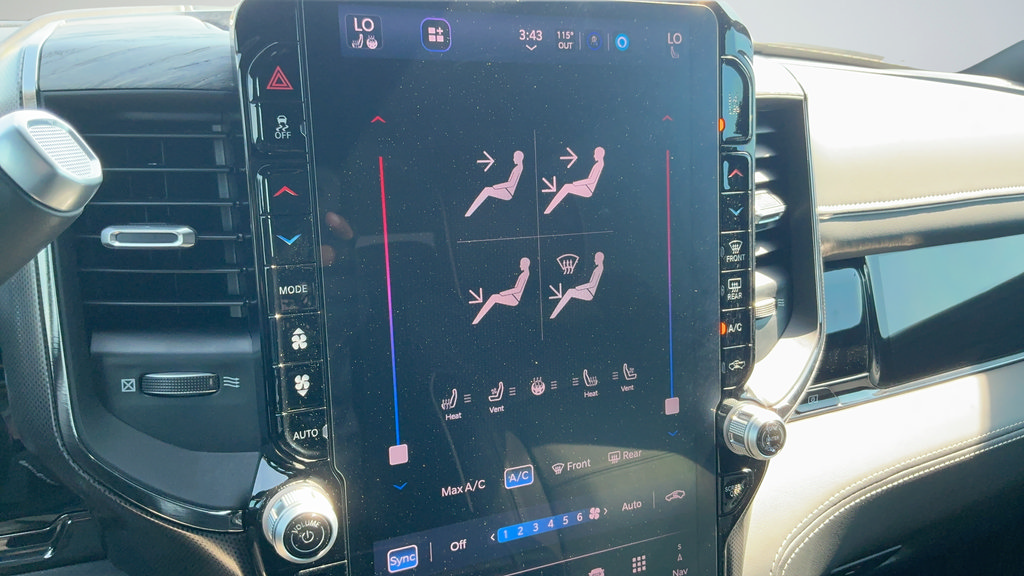 Used 2025 RAM 2500 Limited AWD/4WD image 16