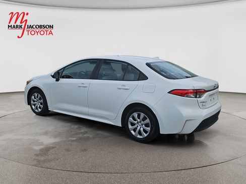 Used 2024 Toyota Corolla LE FWD image 8