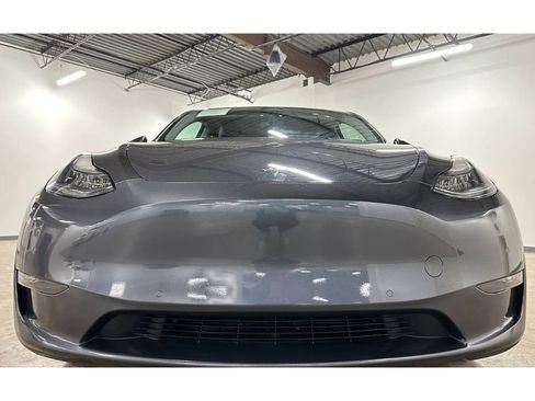 Used 2021 Tesla Model Y Long Range image 3
