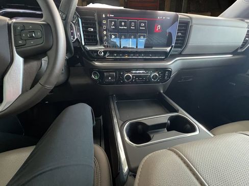 Certified 2025 GMC Sierra 2500 SLT w/ SLT Premium Package image 22