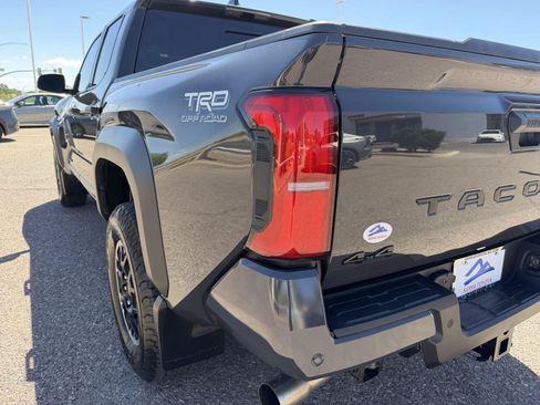 Certified 2025 Toyota Tacoma TRD Off-Road w/ TRD Off Road Upgrade Package AWD/4WD image 10