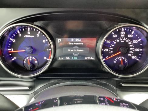 Used 2024 Kia Carnival LX image 52