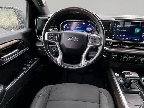 Used 2022 Chevrolet Silverado 1500 LT Trail Boss w/ Convenience Package II AWD/4WD image 5