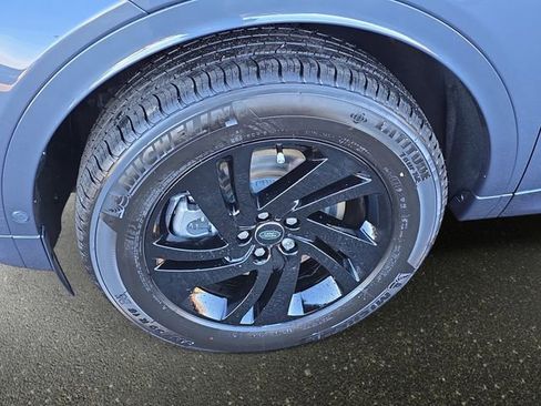 New 2025 Land Rover Discovery Sport S image 19