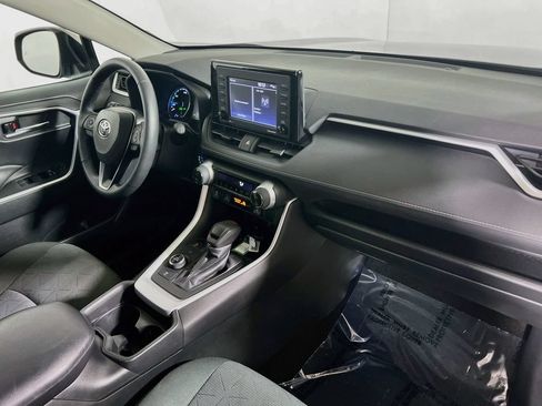 Used 2020 Toyota RAV4 XLE w/ XLE Grade Weather Package AWD/4WD image 25