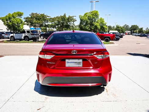 Used 2022 Toyota Corolla LE FWD image 8