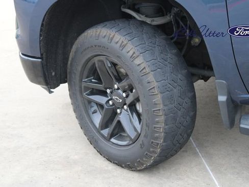 Used 2022 Chevrolet Silverado 1500 Custom Trail Boss w/ LPO, Dark Essentials Package image 9