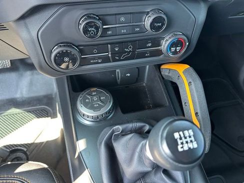Used 2024 Ford Bronco Badlands w/ Sasquatch Package AWD/4WD image 15