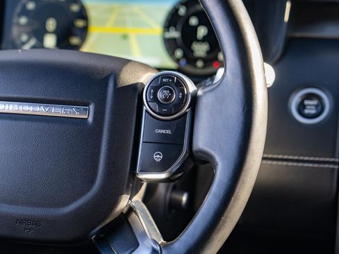 Used 2018 Land Rover Discovery HSE Luxury image 22