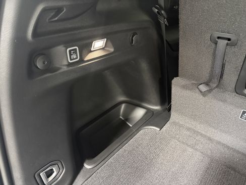 New 2025 Jeep Grand Cherokee L Limited image 8