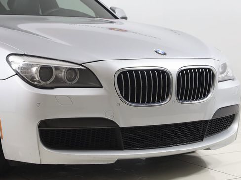 Used 2013 BMW 750i xDrive image 42