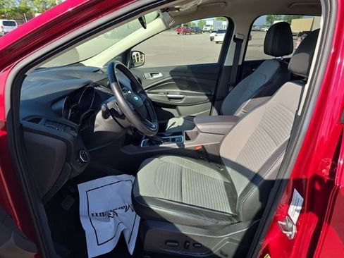 Used 2017 Ford Escape SE w/ Equipment Group 201A image 6