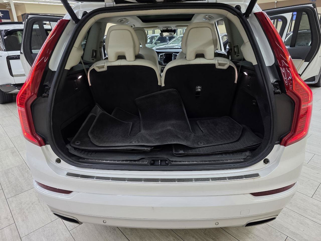Used 2020 Volvo XC90 T6 Momentum w/ Protection Package Premier AWD/4WD image 13