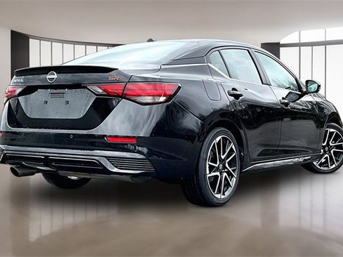 Used 2024 Nissan Sentra SR w/ SR Premium Package image 6
